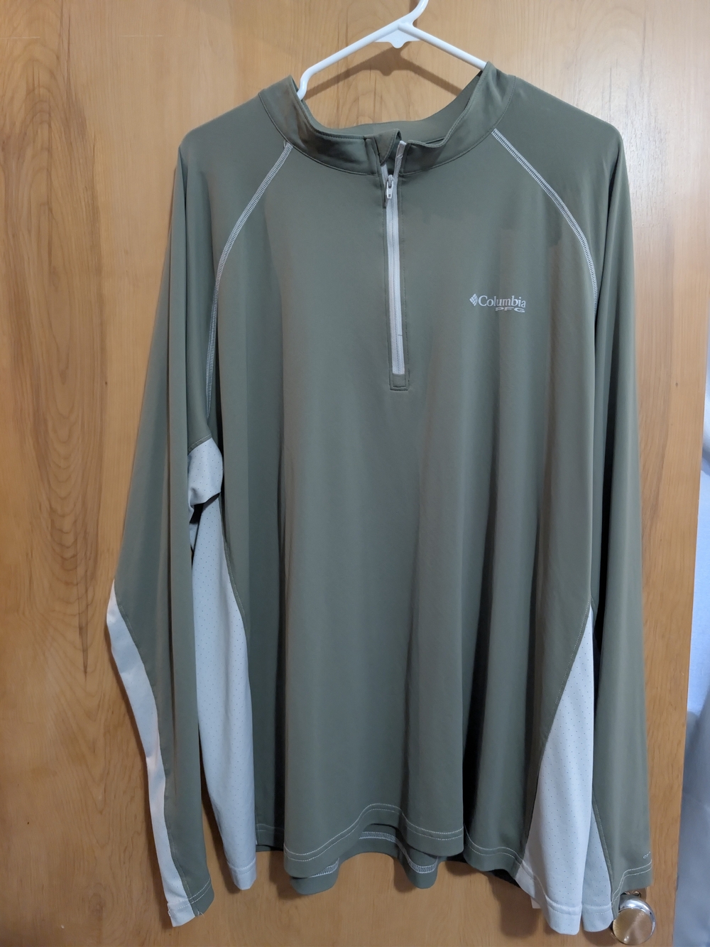 Columbia Olive Green and Light Gray Quarter-Zip Performance Shirt Jacket